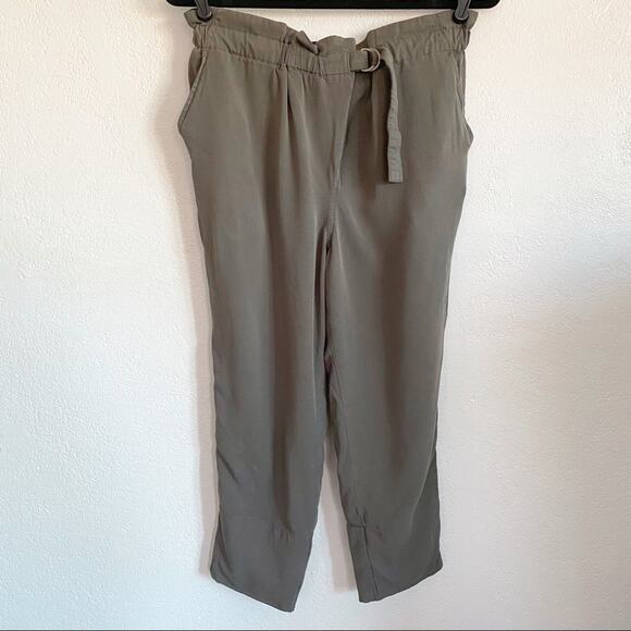 Kimchi Blue Olive Cropped Paper Bag Pants Size Medium - Picture 1 of 8